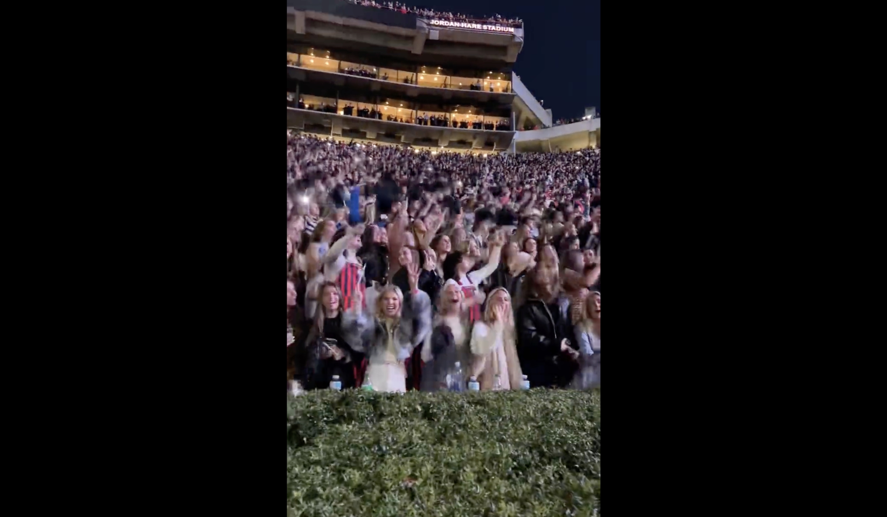 Auburn holds 4thquarter lead in Iron Bowl as Swag Surf blares in